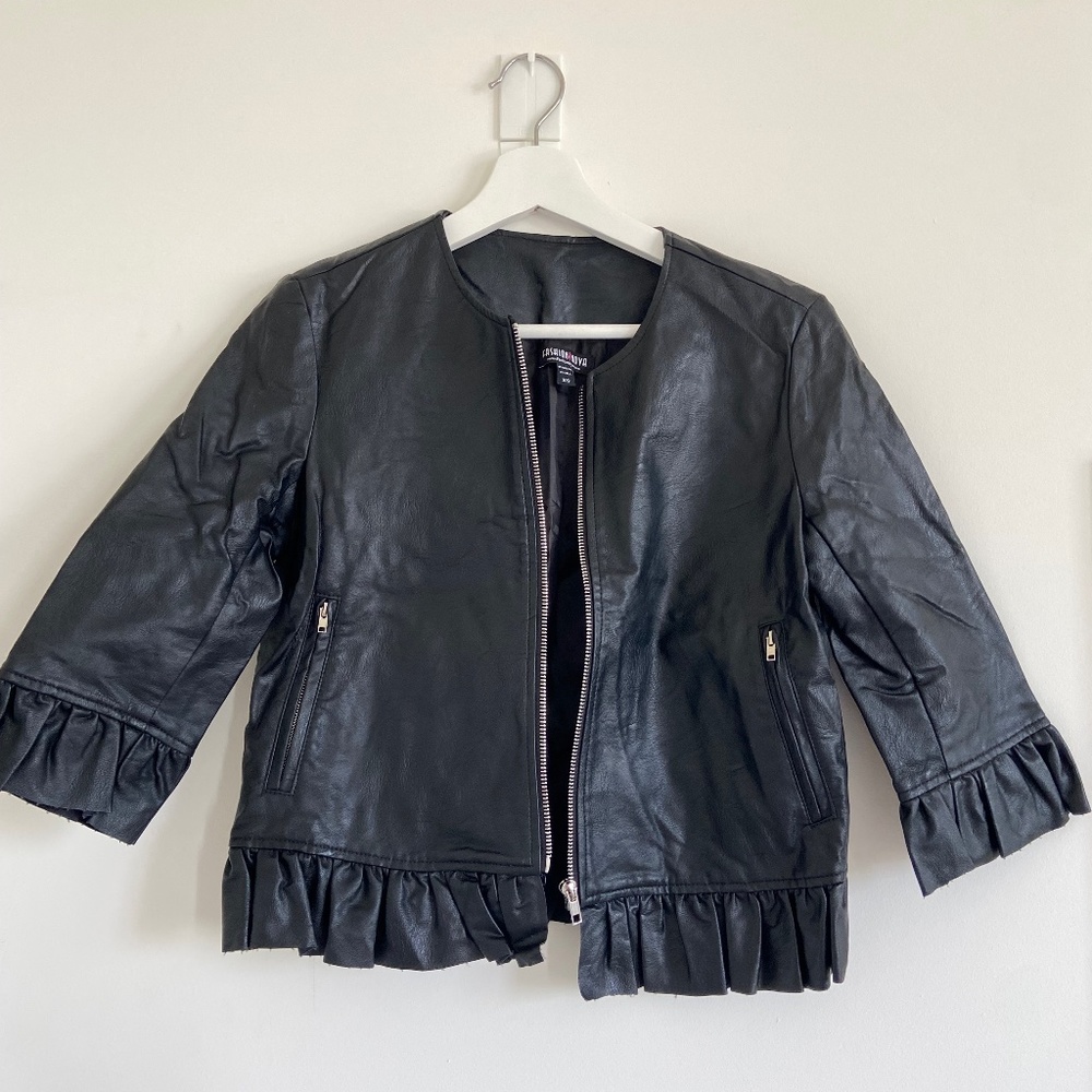 Cropped leather jacket